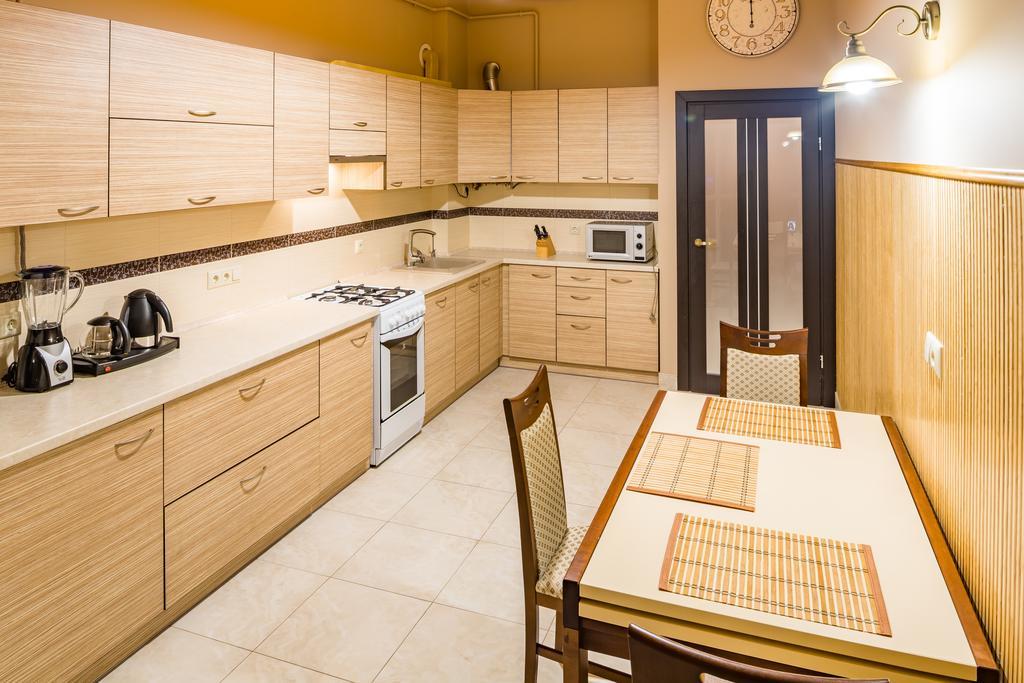 Apartments Alfa Tsekhova 1 Lviv Luaran gambar