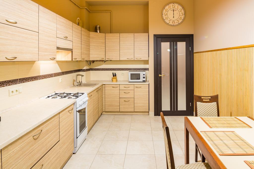 Apartments Alfa Tsekhova 1 Lviv Luaran gambar