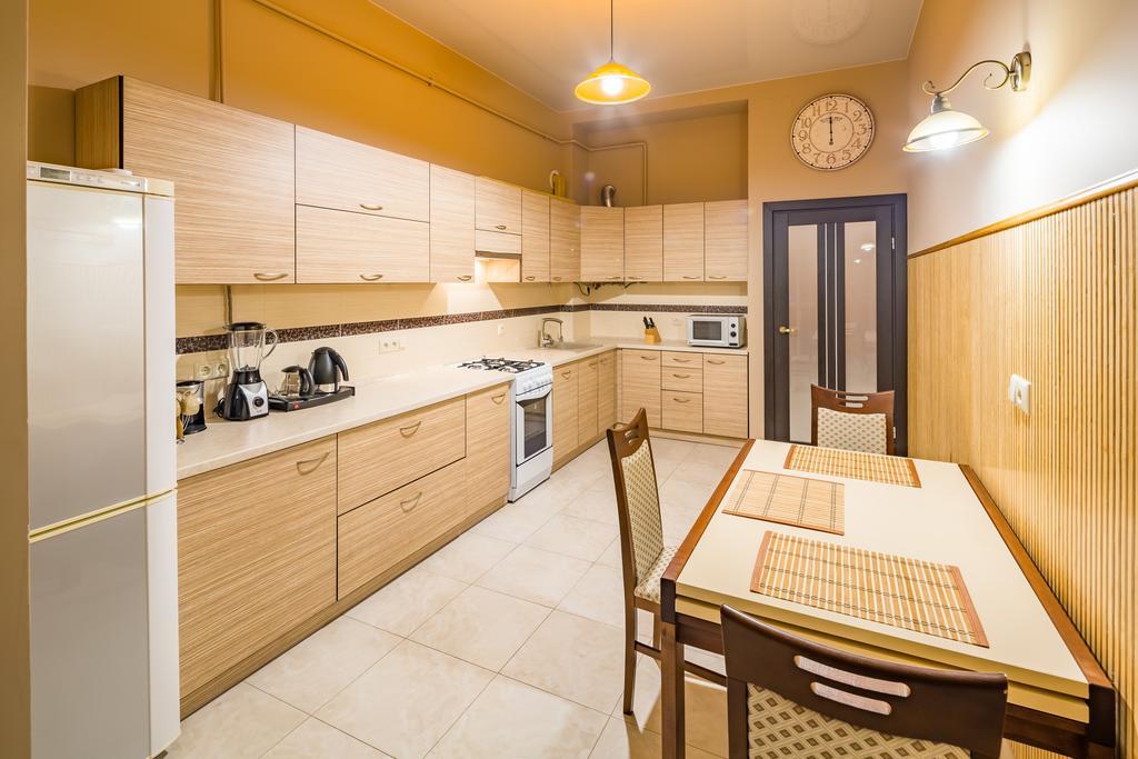 Apartments Alfa Tsekhova 1 Lviv Luaran gambar