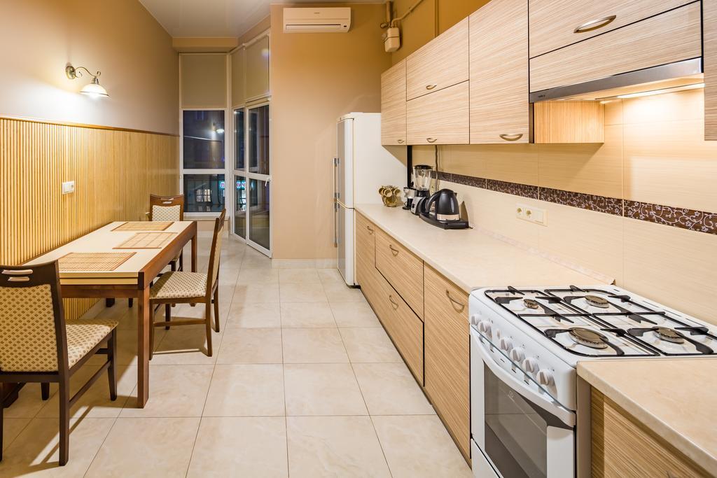 Apartments Alfa Tsekhova 1 Lviv Luaran gambar